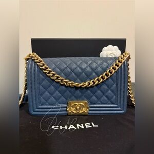 SOLD‼️Chanel Caviar Quilted Boy Flap Bag Old Medium Size with Aged Gold Hardware